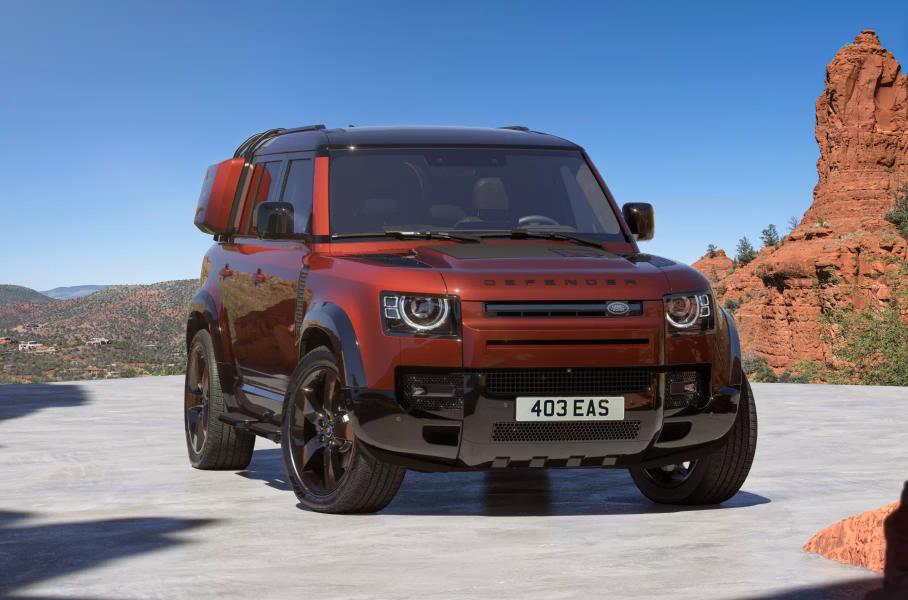Обновлённый Rolls-Royce Cullinan, новое купе BMW M4 CS и рестайлинговый Land Rover Defender: главное за неделю