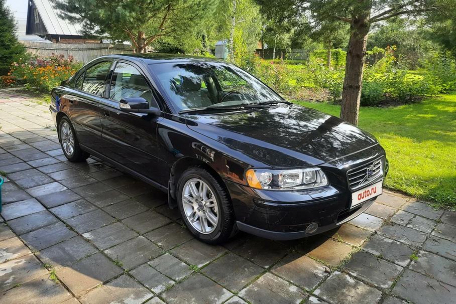 16-летнюю Volvo S60, которая всю жизнь провела в гараже, продали в России за рекордный срок
