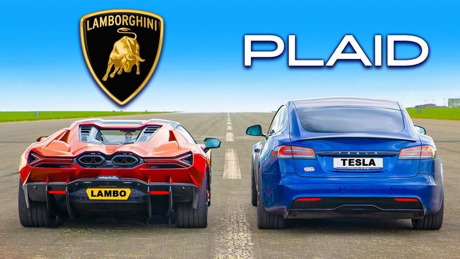Видео: супергибрид Lamborghini сразился в дуэли с электрокаром Tesla