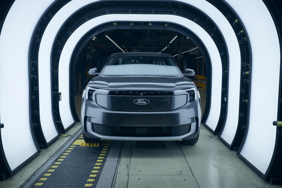 Ford показал сборку электромобилей с искусственным интеллектом в Германии