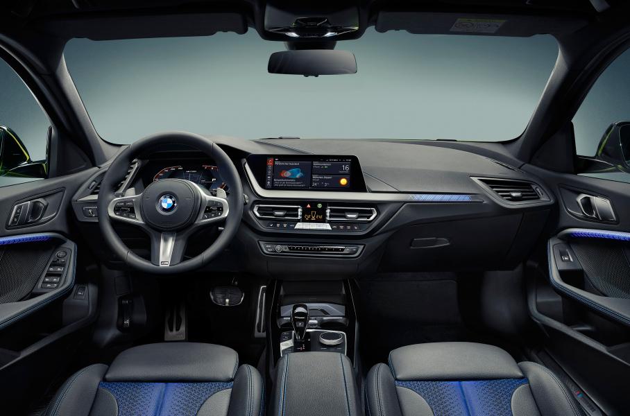 BMW улучшила «заряженный» хэтчбек M135i xDrive