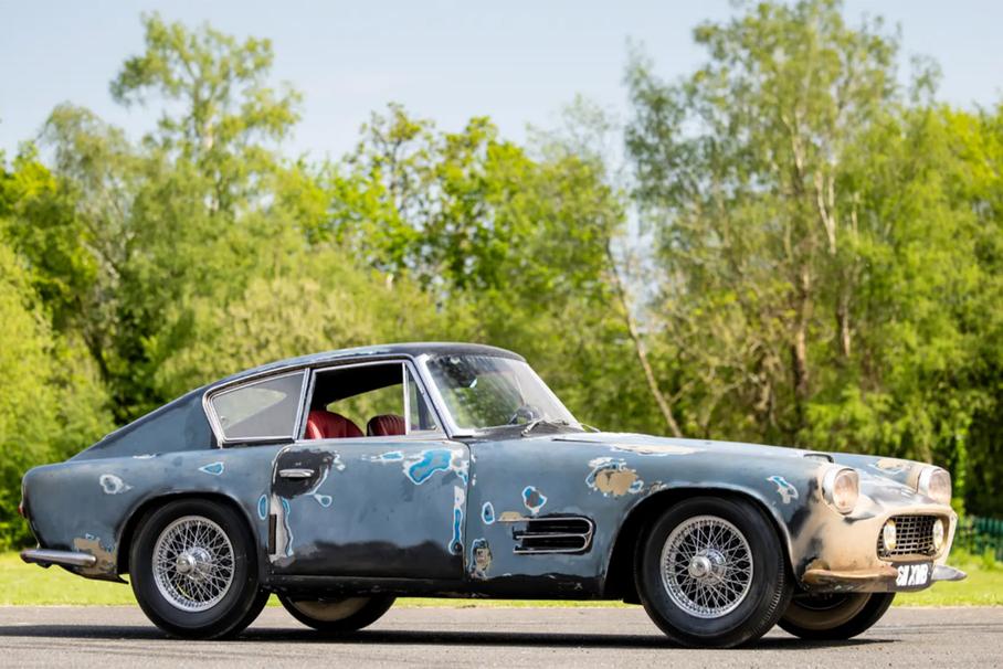 Ржавый Jaguar после аварии пустят с молотка за 40 миллионов рублей. И вот почему