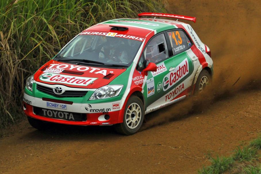 Лерой Поултер за рулём Toyota Auris S2000