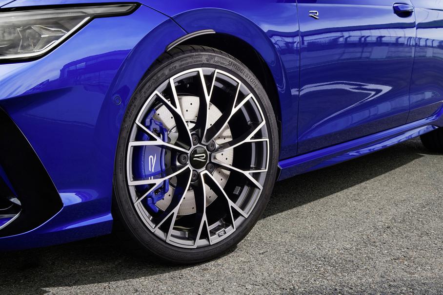 Volkswagen сделал особые диски для нового Golf R