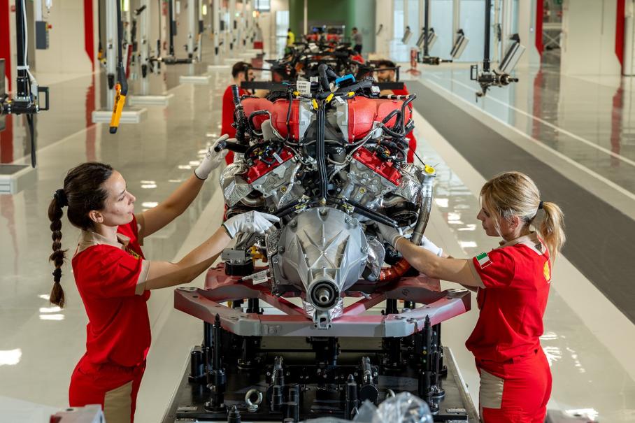 Ferrari открыла новейший завод E-Building