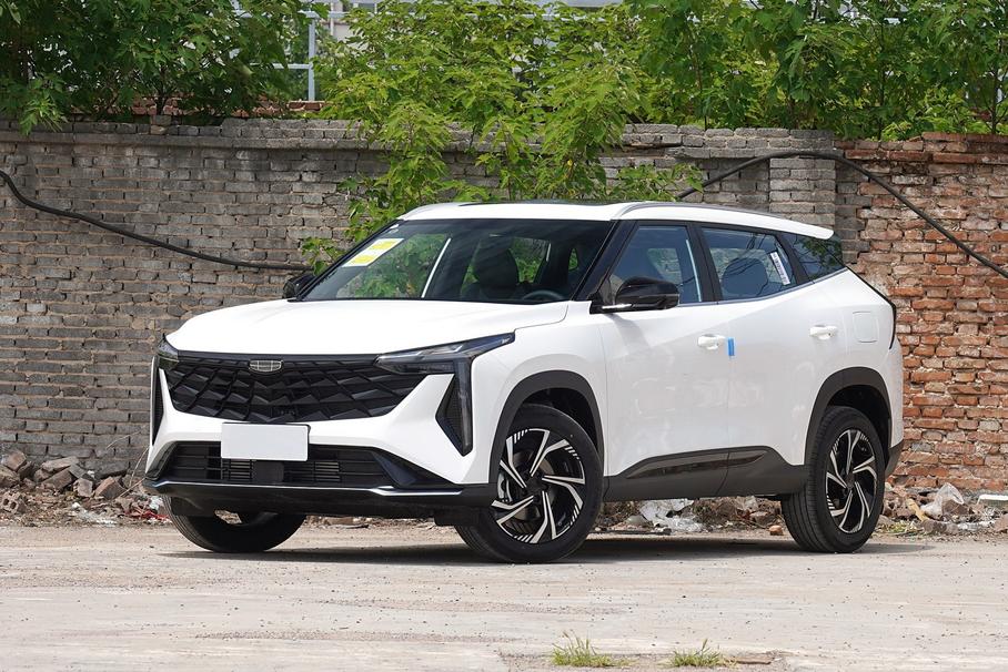 Ожидаемый в России кроссовер Geely Atlas Cool обновился и подешевел