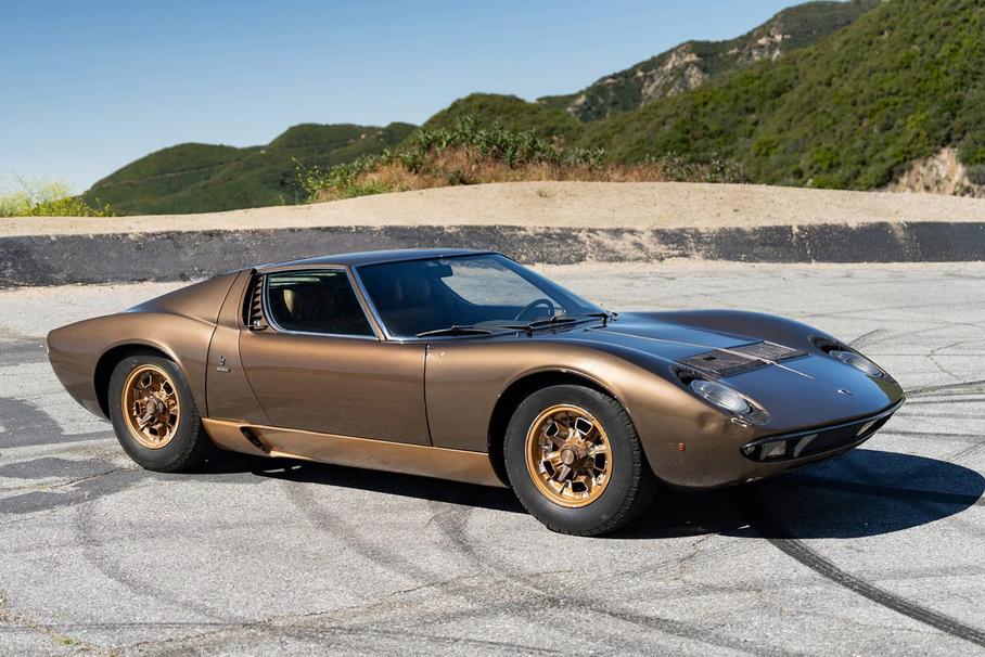 С молотка пустят Lamborghini Miura, простоявший в гостиной несколько десятилетий