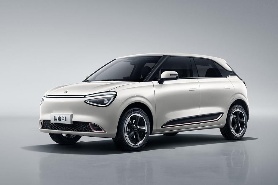 В Беларуси стали продавать электрокар Dongfeng по цене Lada Vesta