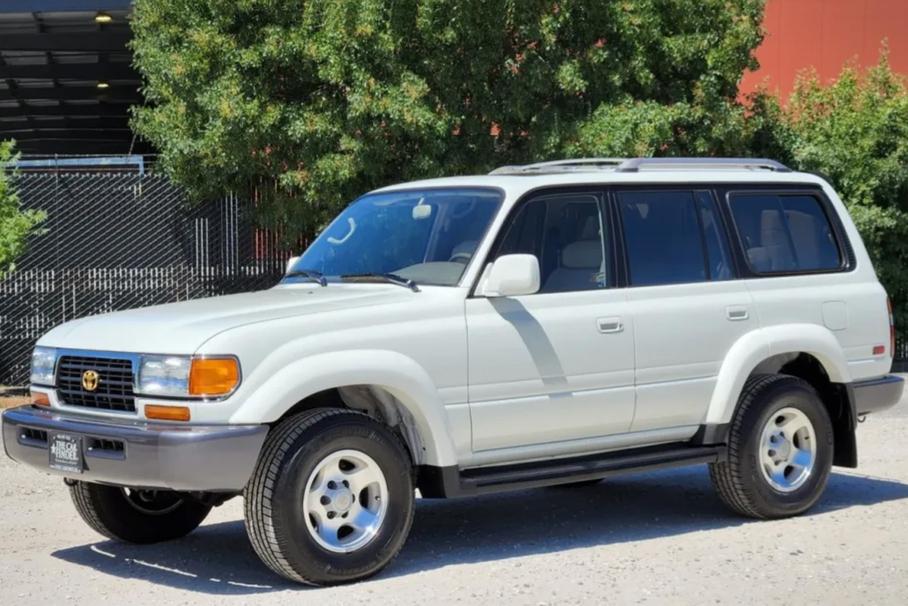 27-летний Toyota Land Cruiser пустили с молотка за рекордную сумму