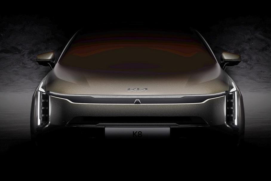 Обновленный бизнес-седан Kia K8: официальные фото