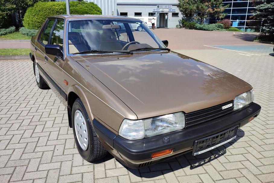 В продаже появились новые Mazda 626, забытые у дилера в 1980-х