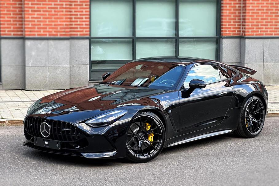 В Москву привезли первый в стране Mercedes-AMG GT нового поколения