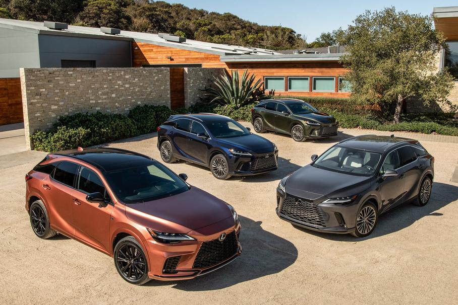 Новый Lexus RX: насколько консервативна базовая версия?