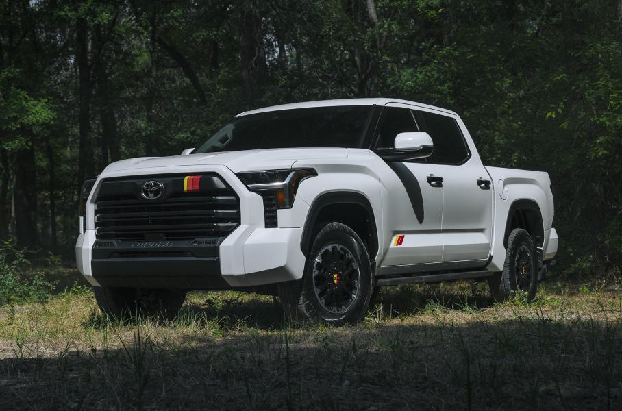 Toyota обновила пикап Tundra и внедорожник Sequoia