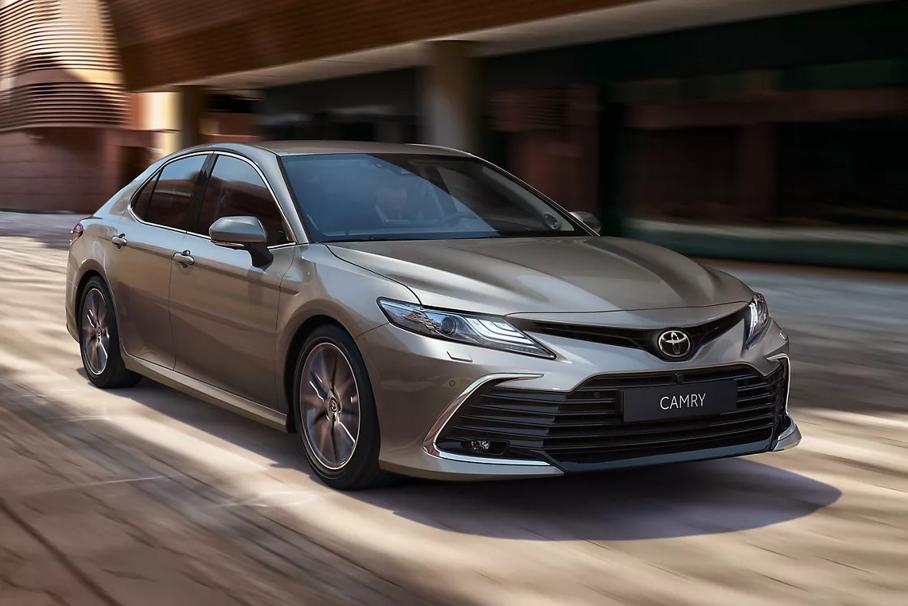В Казахстане снова подешевели новые Toyota Camry, и вот почему