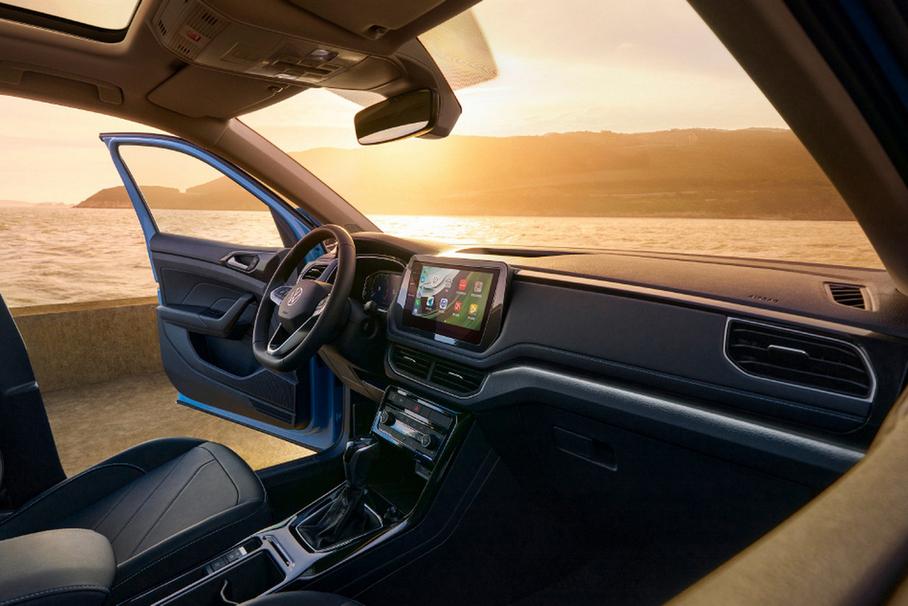 Volkswagen показал салон нового кроссовера с «атмосферником»