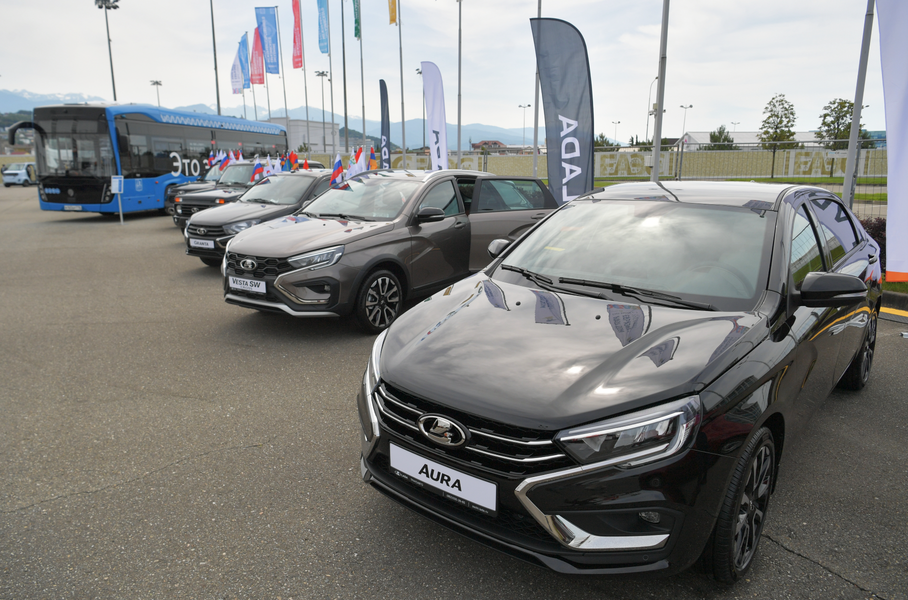 Раскрыта стоимость бизнес-седана Lada Vesta Aura