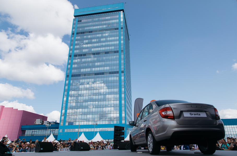 АвтоВАЗ будет вкладывать по 45 миллиардов рублей в год в обновление линейки