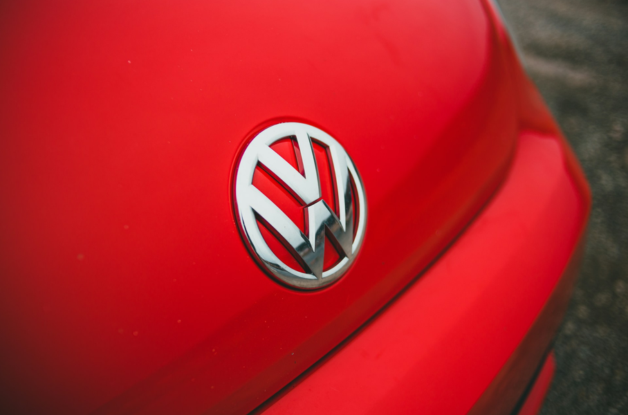 Volkswagen может уволить 15 тысяч человек с заводов в Германии