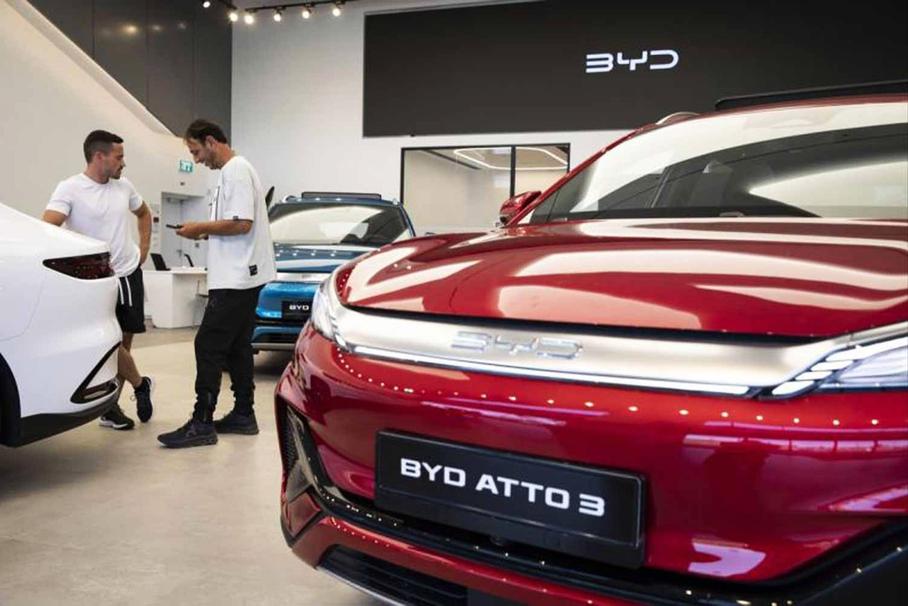 Европейские продажи китайских электромобилей рушатся: BYD единственный в плюсе