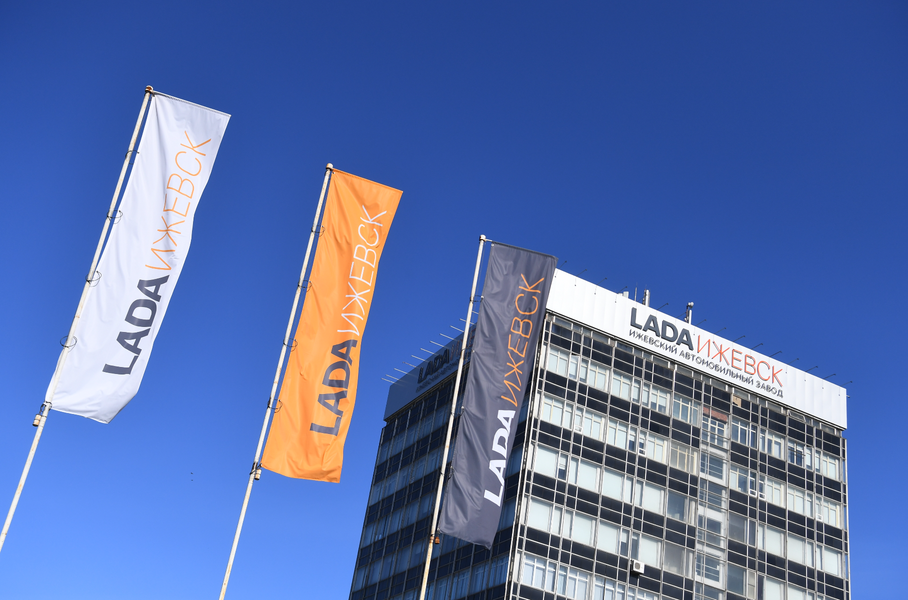 АвтоВАЗ рассказал, что будет с ценами Lada