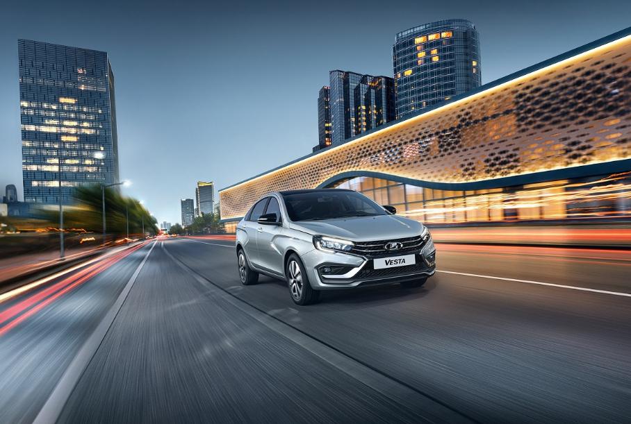 У Lada Vesta появилась новая доступная версия с вариатором