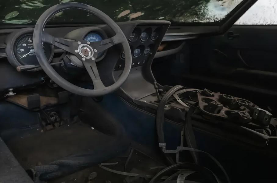 За Lamborghini Miura без двигателя и коробки передач планируют выручить полмиллиона долларов