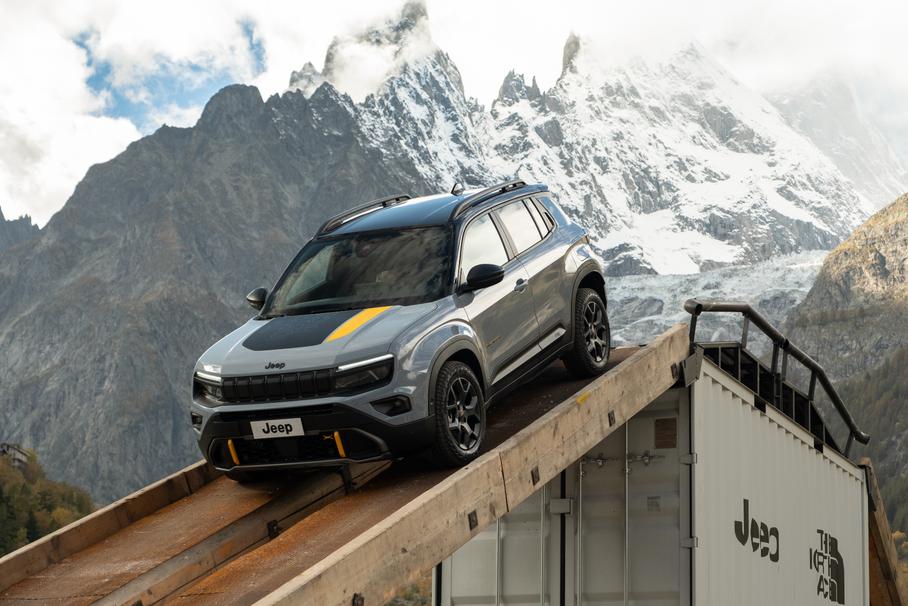 Стартуют продажи полноприводного Jeep Avenger 4xe: известны цены