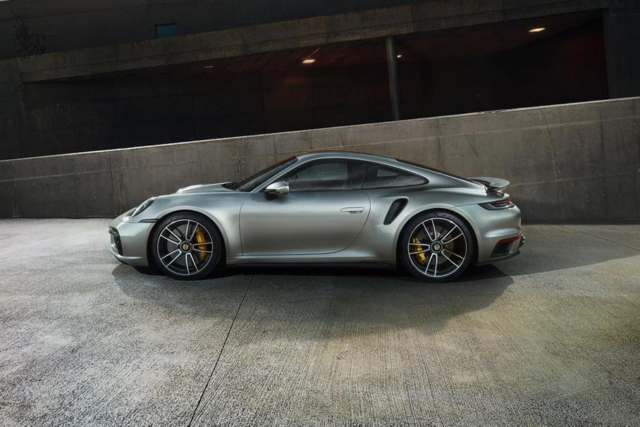 Porsche выпустит гибридный 911 Turbo