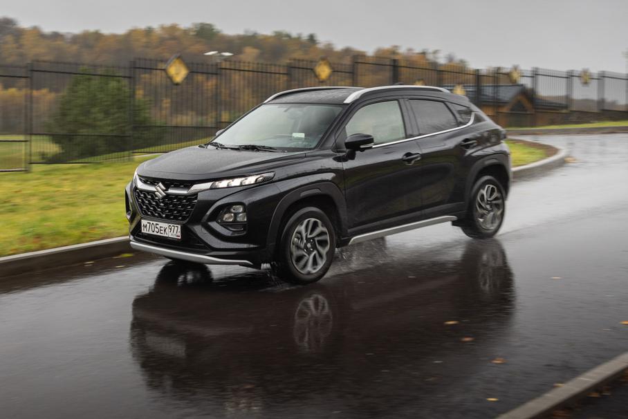 Suzuki Fronx — Lotus в мире кроссоверов