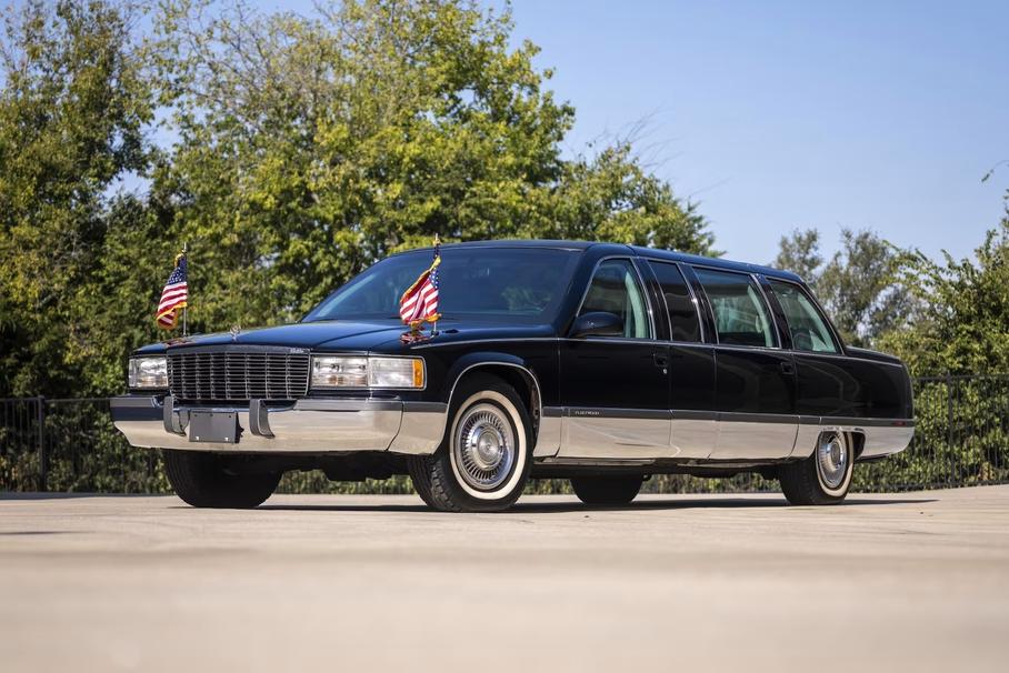 Бронированный лимузин Cadillac президента Клинтона выставлен на аукцион