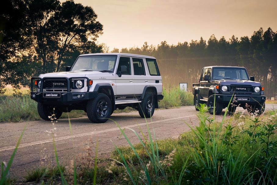 В Россию привезли культовые внедорожники Land Cruiser 70 по цене «трехсотых»