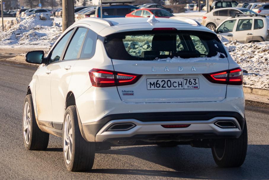 Новый кроссовер Lada на базе Vesta впечатлит дорожным просветом: фото
