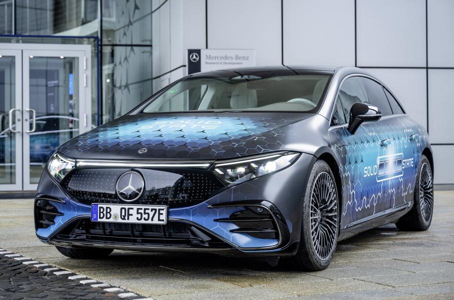 Mercedes-Benz EQS оснастили твердотельной батареей