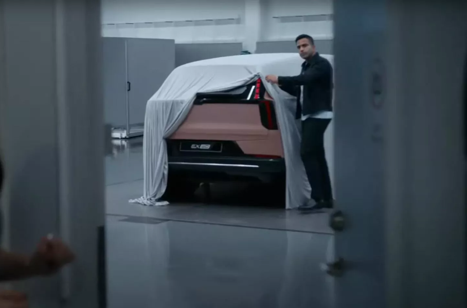 Volvo показала частичку электрического аналога XC60