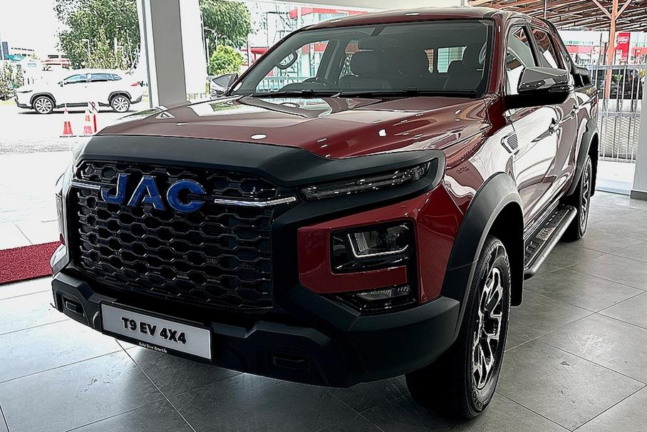 Электропикапы JAC отправили на экспорт: исходник пропишется на УАЗе