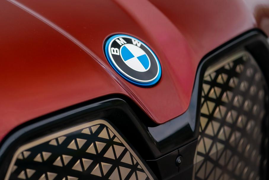 Убытки в миллиард евро: в BMW оценили ущерб от новых пошлин
