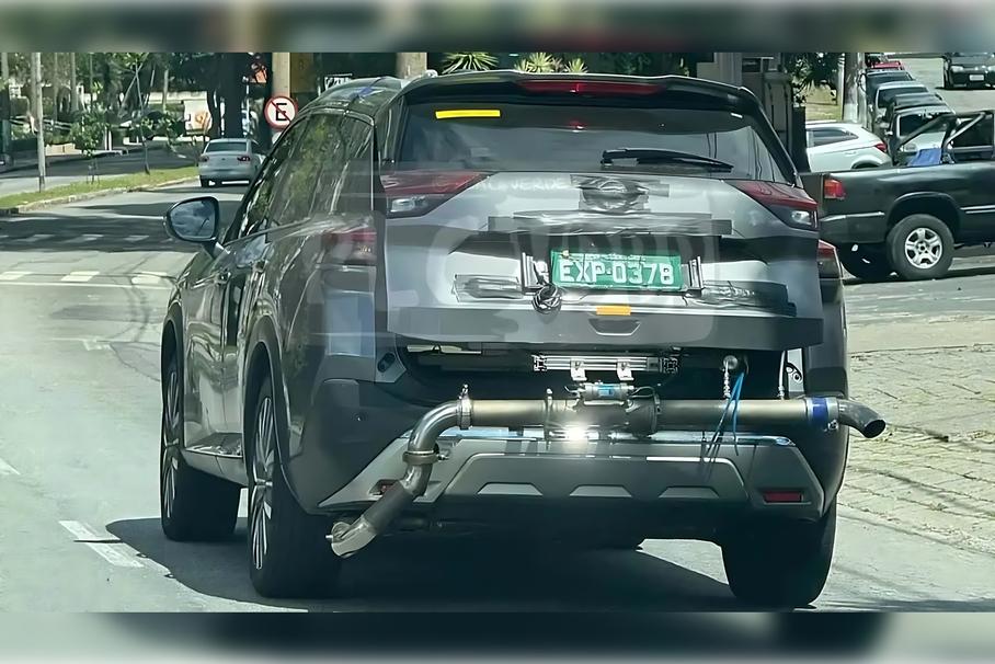 Nissan вывел на тесты новый кроссовер со странным выхлопом