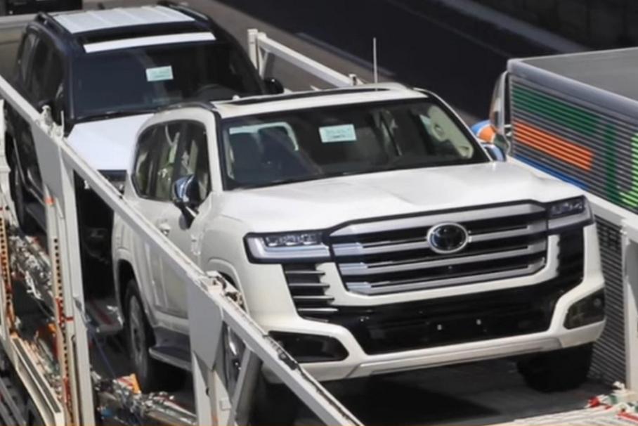 Обновленный Land Cruiser 300 раскрыли до премьеры: он удивил начинкой