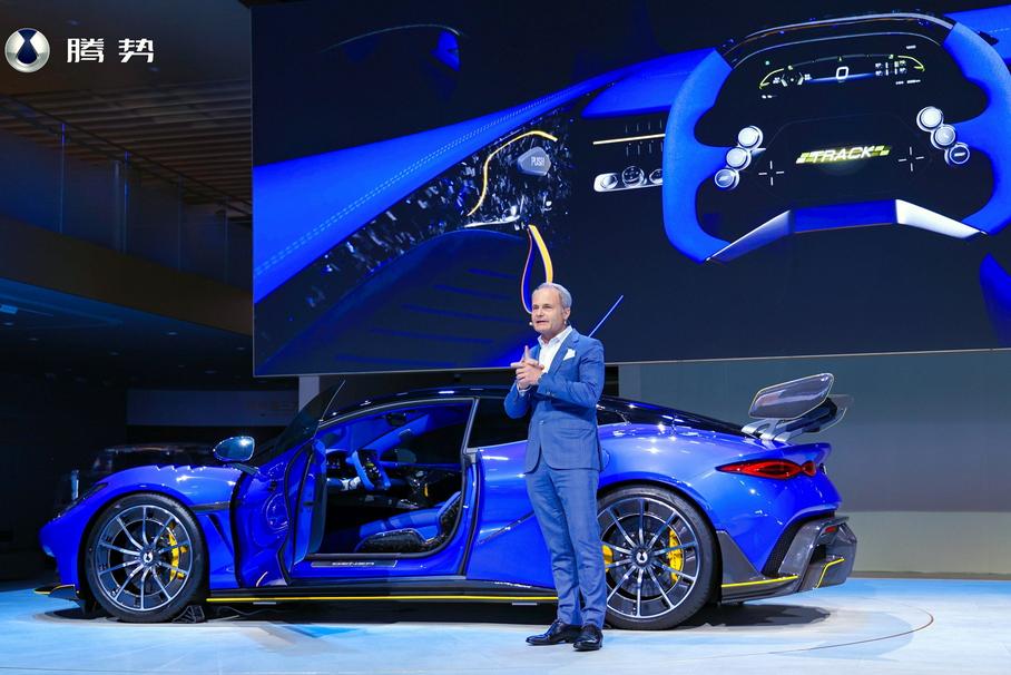 BYD показал конкурента Porsche 911: у него складной руль
