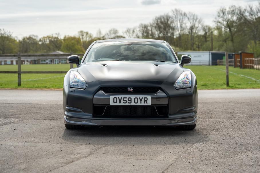С молотка пустят Nissan GT-R чемпиона Формулы-1
