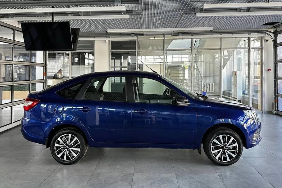 АвтоВАЗ раскрыл цены максимально оснащенных Lada Granta