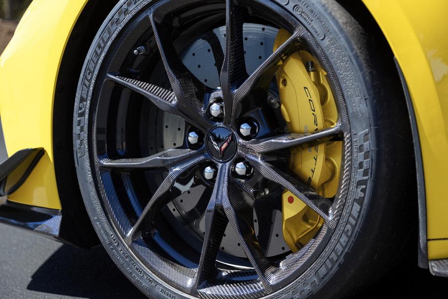 Chevrolet впервые предложил для Corvette десятипоршневые тормоза