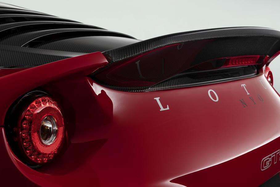 Lotus придется выпускать модели холдинга Geely на британском заводе