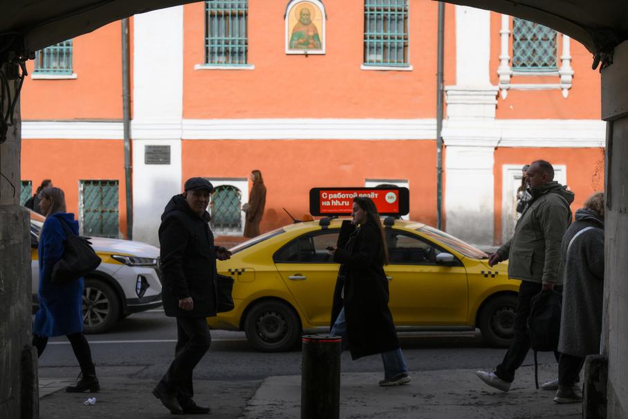 В России одобрен закон о локализации автомобилей такси