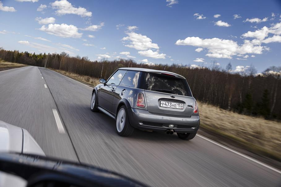 Душевная поездочка: BMW 116i и Mini Cooper S