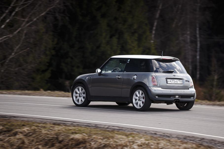 Душевная поездочка: BMW 116i и Mini Cooper S
