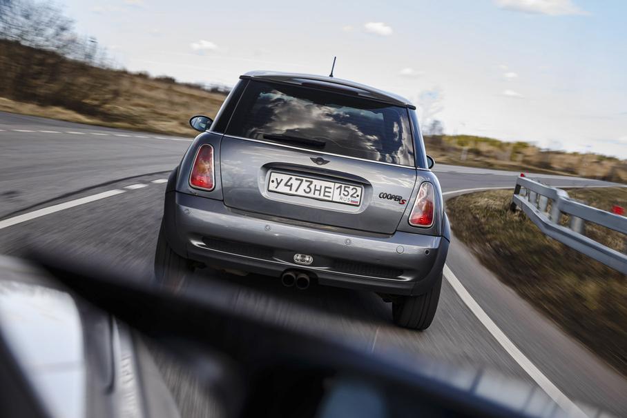 Душевная поездочка: BMW 116i и Mini Cooper S