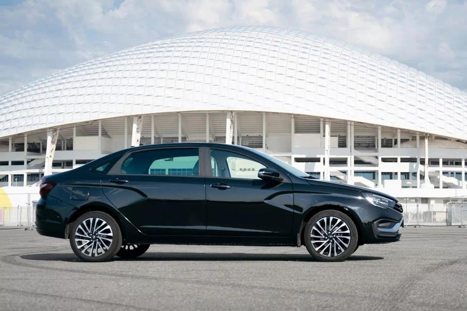 У Lada Aura может появиться битопливная версия