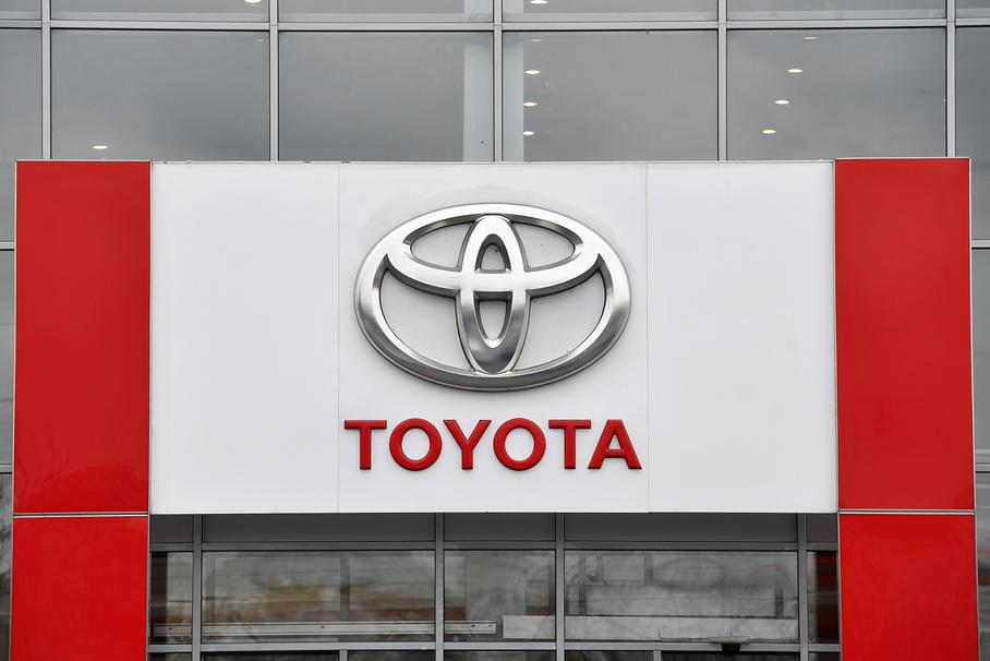 Toyota вернулась в десятку самых продаваемых марок на российском рынке